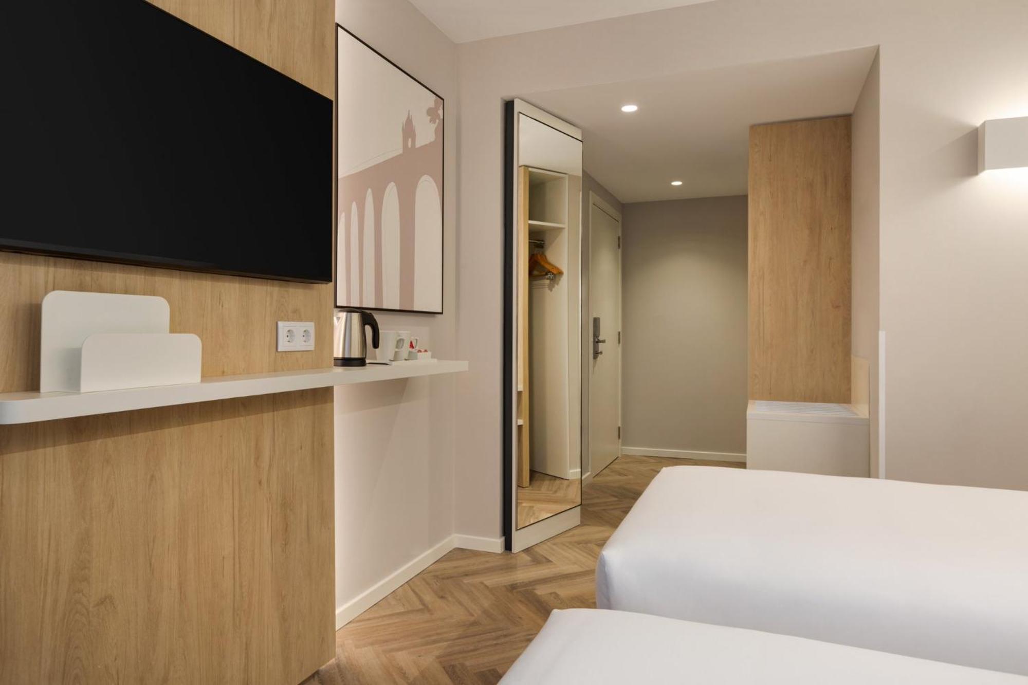 Holiday Inn Express Evora By Ihg מראה חיצוני תמונה