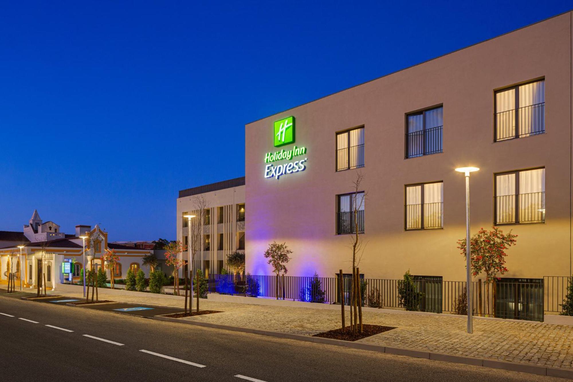 Holiday Inn Express Evora By Ihg מראה חיצוני תמונה