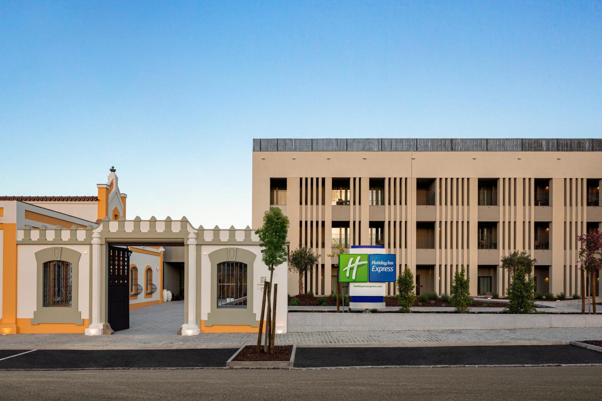 Holiday Inn Express Evora By Ihg מראה חיצוני תמונה